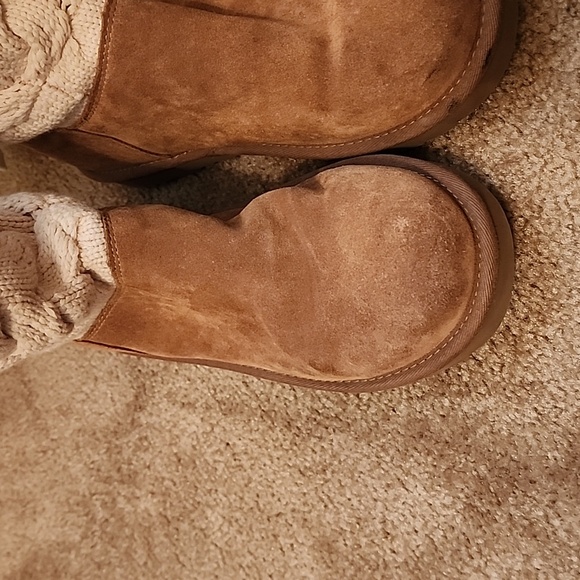 UGG Chestnut Kiandra Knit/Suede Boots - Picture 2 of 13